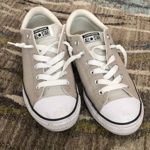EUC kids Converse
